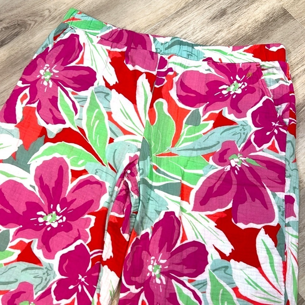 Boho Chic Tropical Floral Print Wide Leg Lightweight Cotton Gauze Cropped Pants - Picture 3 of 5